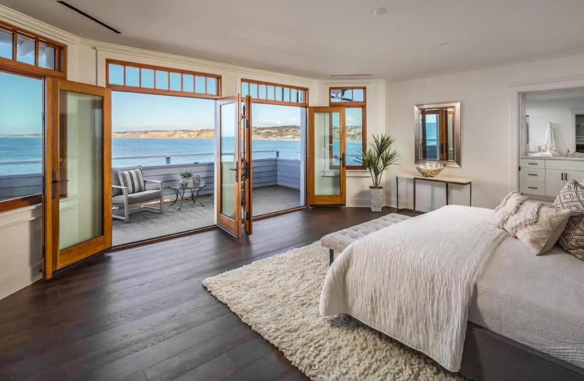 La Jolla Cove-oceanfront 5600sf 3br+loft 5ba House Villiage Location Walk Everywhere Holiday home San Diego