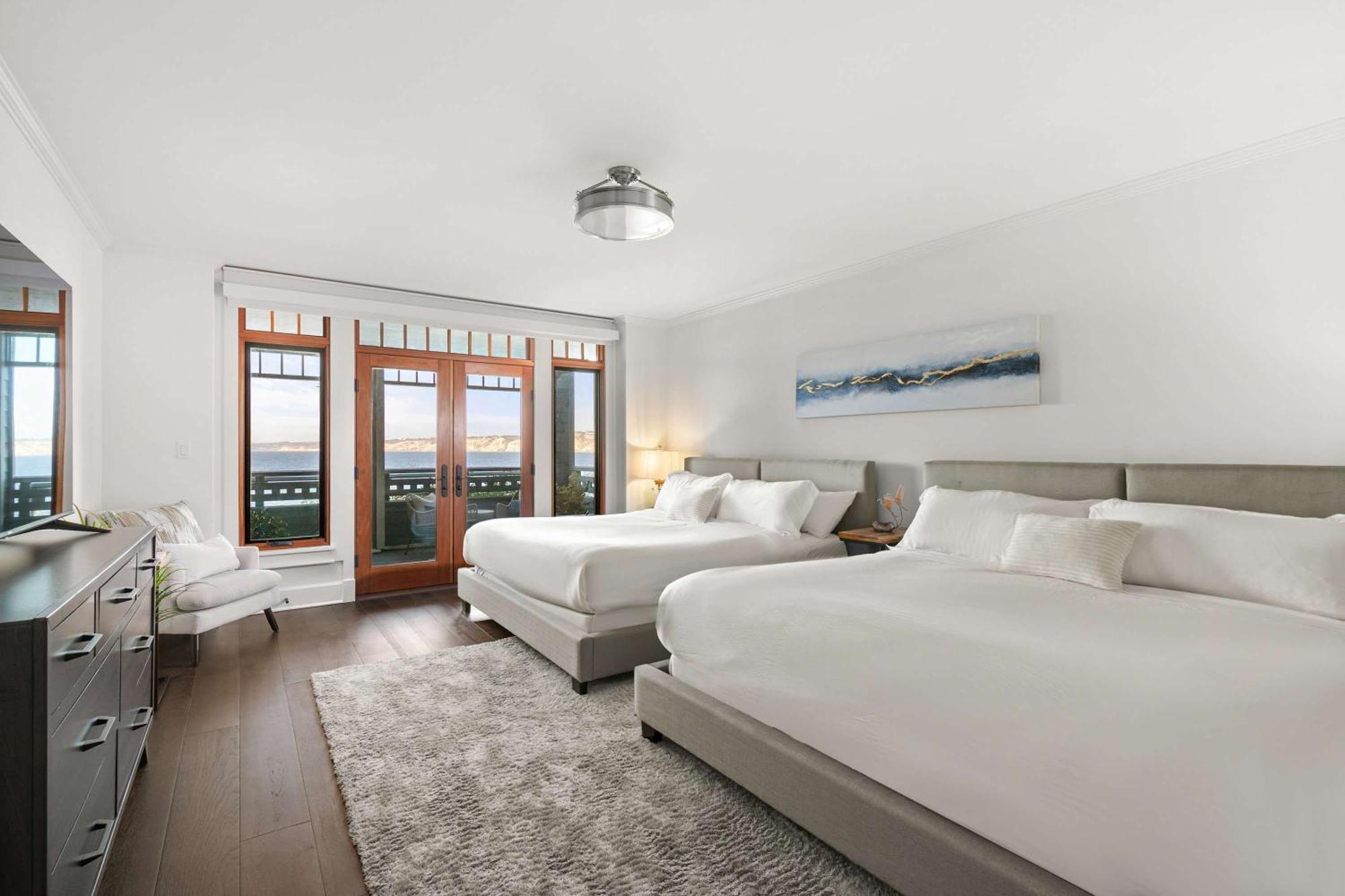 La Jolla Cove-oceanfront 5600sf 3br+loft 5ba House Villiage Location Walk Everywhere Holiday home San Diego