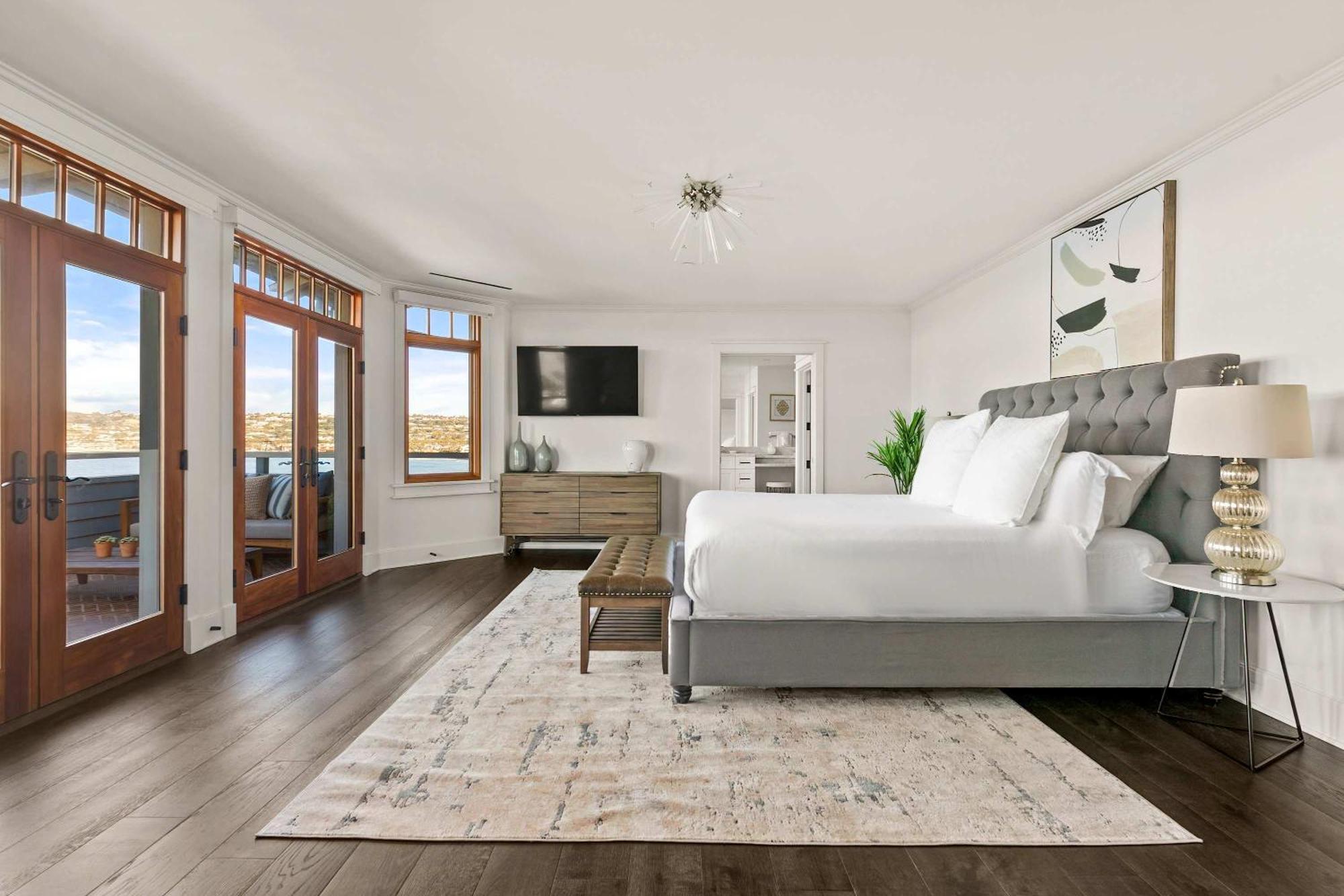 La Jolla Cove-oceanfront 5600sf 3br+loft 5ba House Villiage Location Walk Everywhere *
