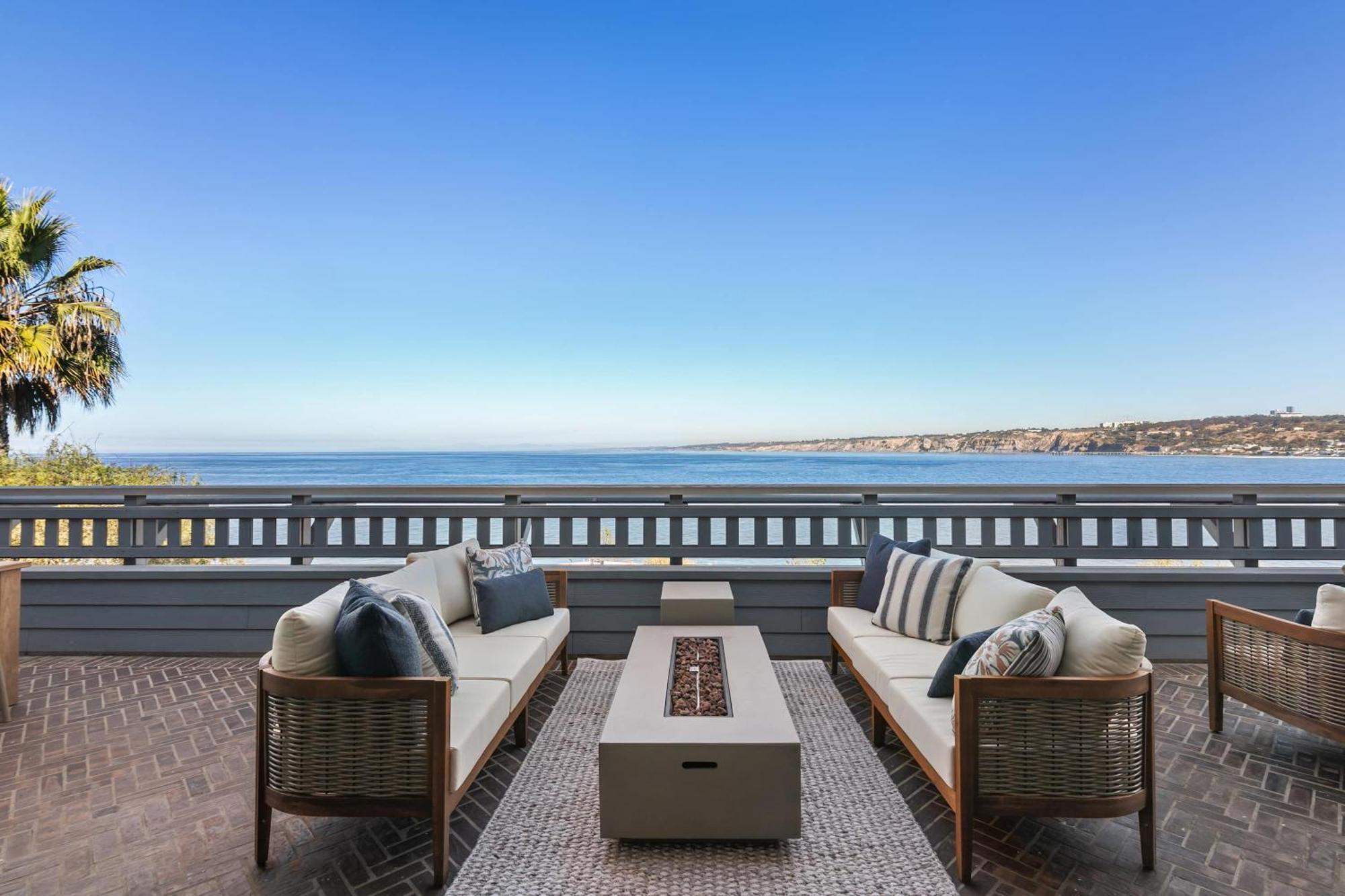 La Jolla Cove-oceanfront 5600sf 3br+loft 5ba House Villiage Location Walk Everywhere *